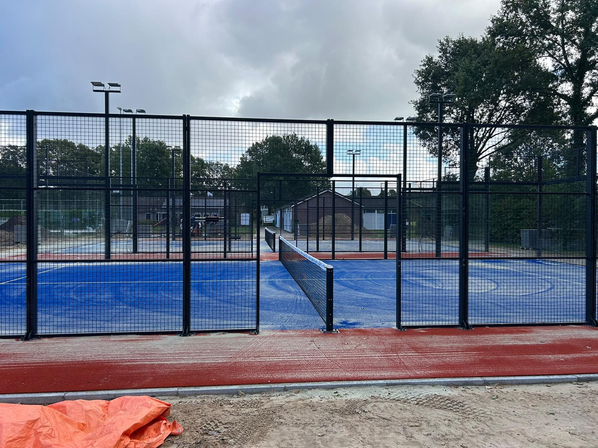 Opening padelbanen 6 november en start padellessen 11 november